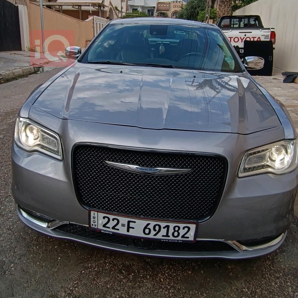 کرایسلەر 300